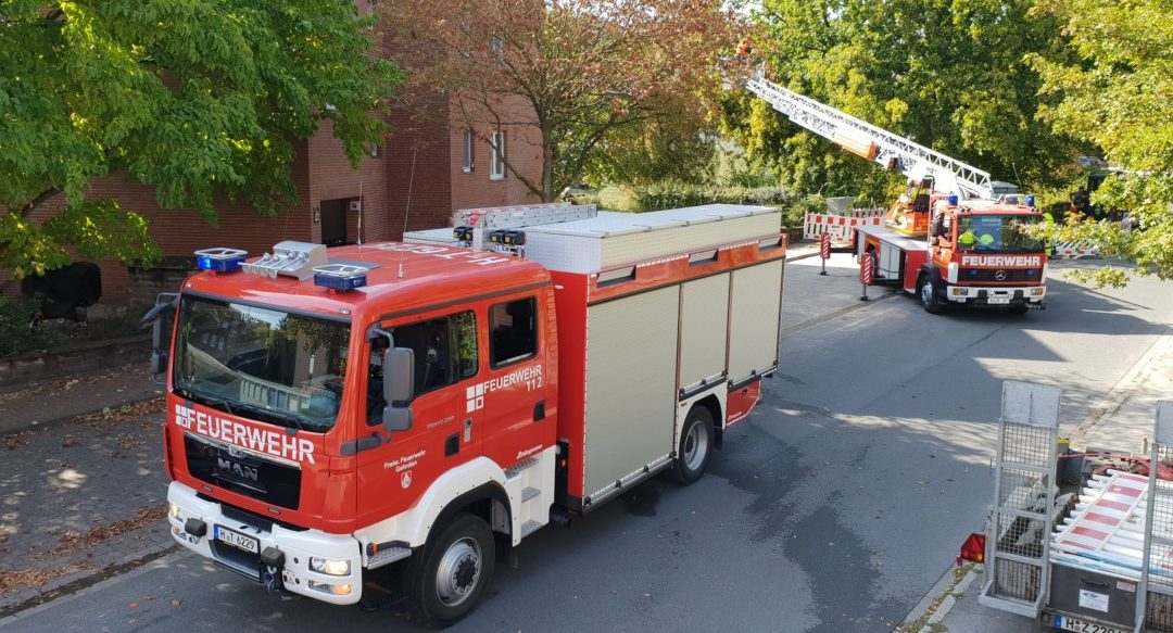 Hilfeleistung – großer Ast droht abzustürzen