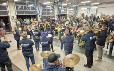 Laternenfest am Feuerwehrhaus – Viele Kinder kommen mit ihren Laternen zur Gehrdener Feuerwehr